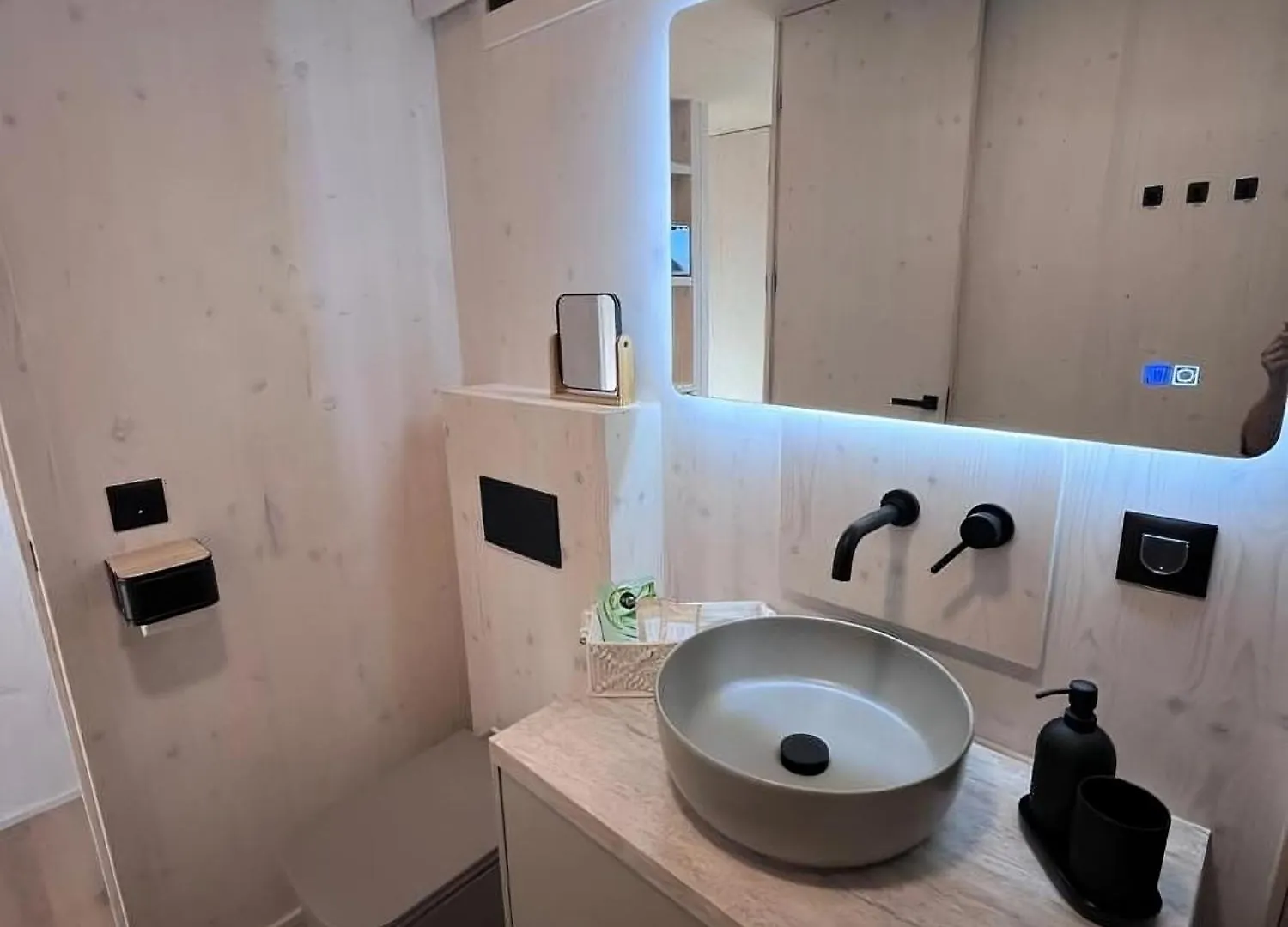 Exclusive Wellness House With Jacuzzi And Sauna, 10 Gardens Privlaka  Κροατία