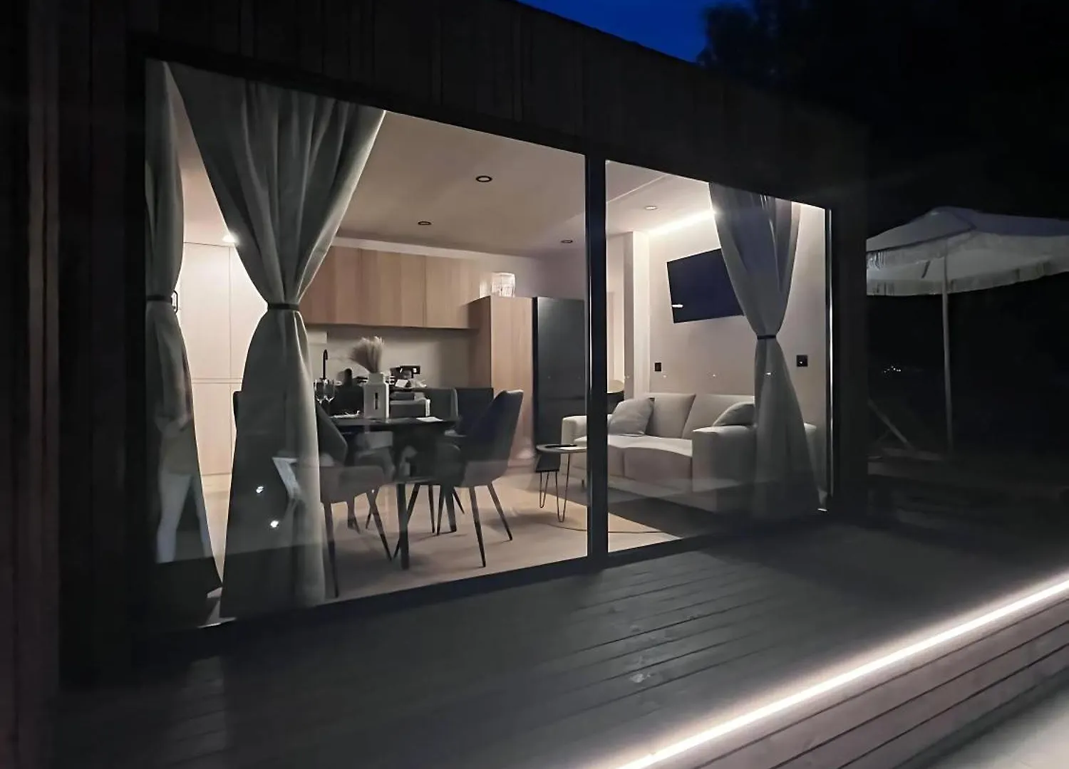 Σπίτι διακοπών Exclusive Wellness House With Jacuzzi And Sauna, 10 Gardens Privlaka  Κροατία