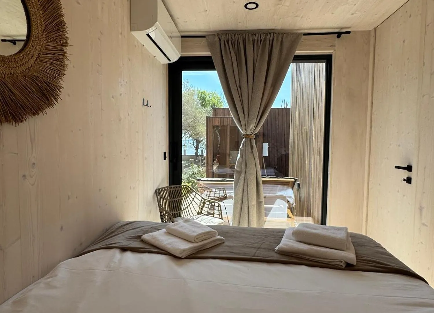 Exclusive Wellness House With Jacuzzi And Sauna, 10 Gardens Privlaka  Σπίτι διακοπών Privlaka (Zadar)